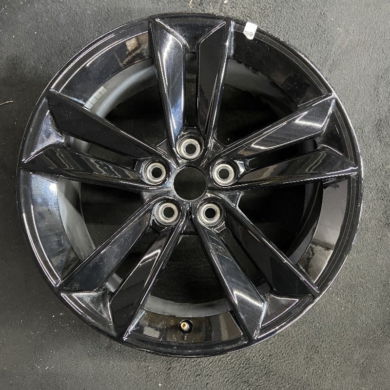 18″ MUSTANG 24 18×8.5 5 split spoke Original OEM Wheel Rim