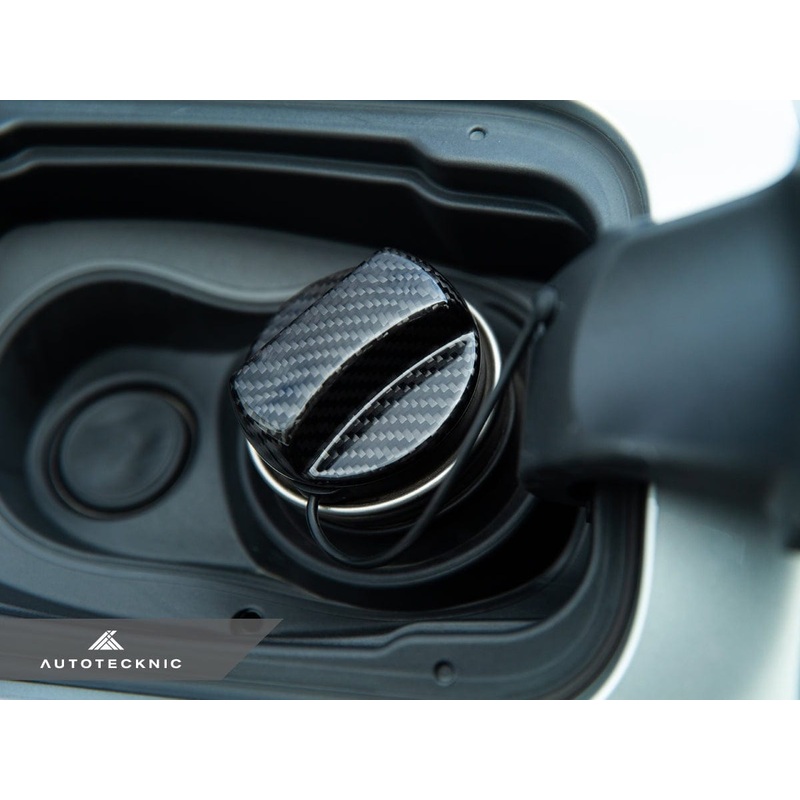 AutoTecknic Dry Carbon Competition Fuel Cap Cover – F06/ F12/ F13 6-Series