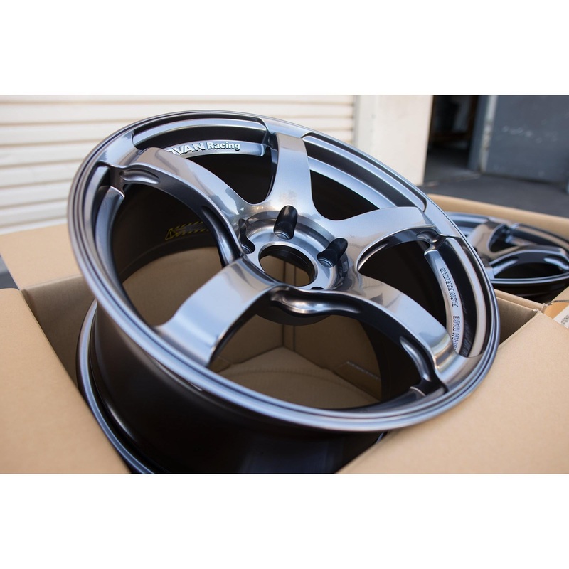 Advan TC4 18×9.5 +38 5×120 Racing Gunmetallic (SET)