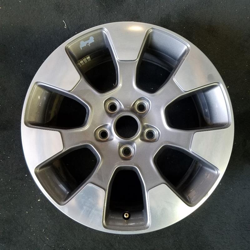 18″ WRANGLER 18 VIN X 6th digit JL body 18×7.5 7 spoke opt WPT polished face with Tech gray pockets Original OEM Wheel Rim
