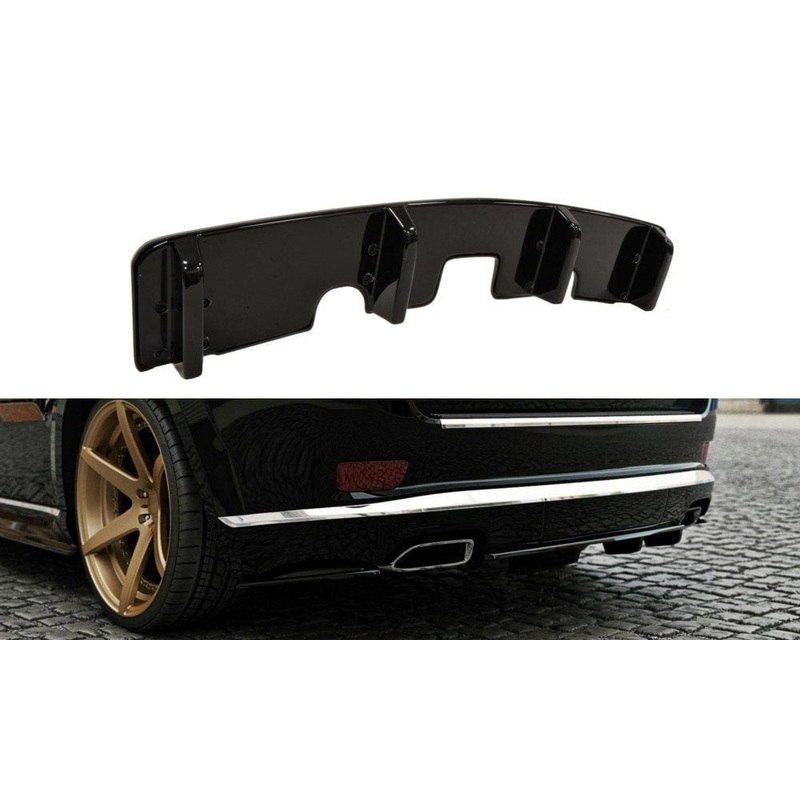Maxton Design Central Rear Splitter – Jeep Grand Cherokee WK2 Summit Facelift (With A Vertical Bar)