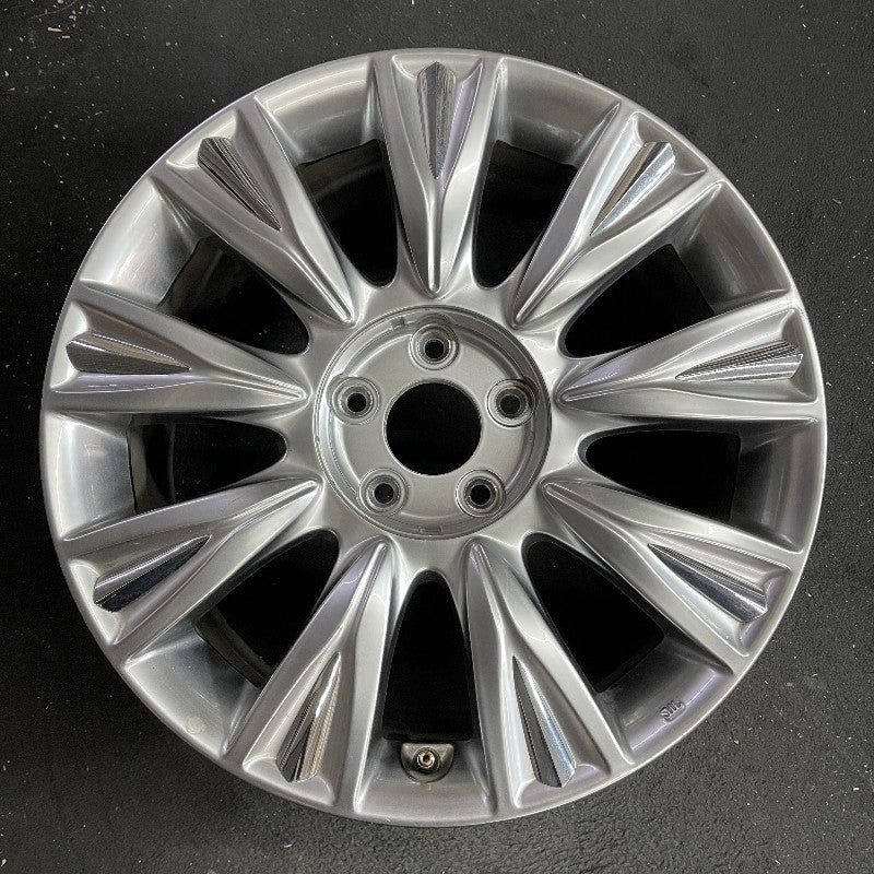 18″ GENESIS 09-12 Sdn 18×7.5 9 spoke covered lugs Original OEM Wheel Rim